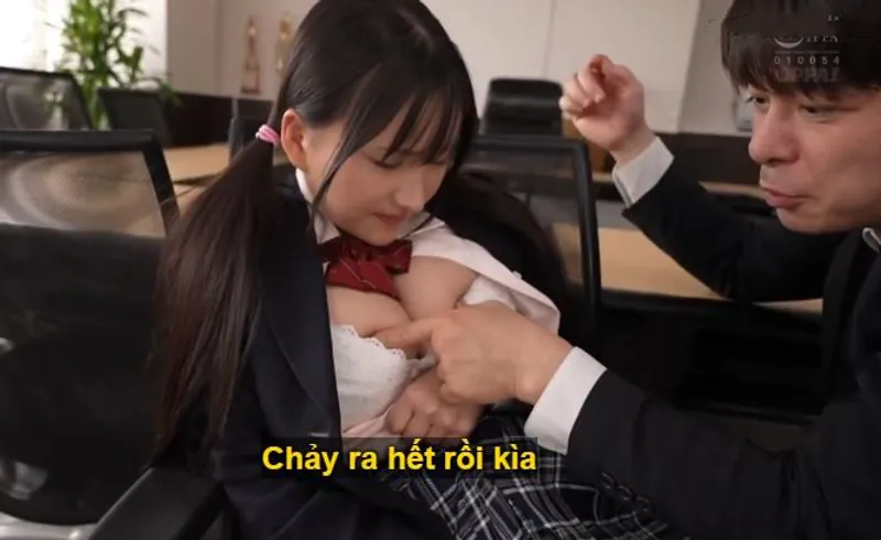 Ba năm trời, thầy giáo rèn luyện học trò ngực khủng thành "cái bình đựng tinh".